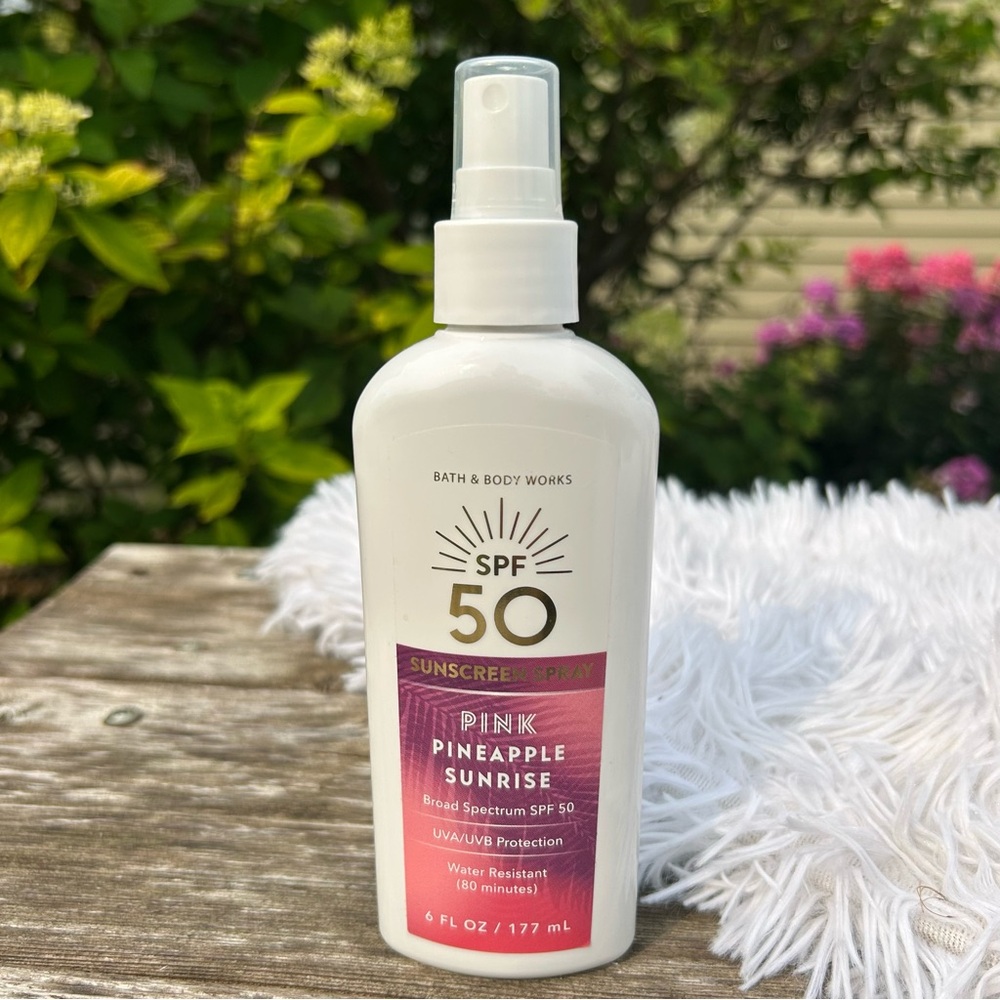 Bath & Body Works Pink Pineapple Sunrise
SPF 50 Sunscreen Spray 6 oz NEW - Picture 3 of 10